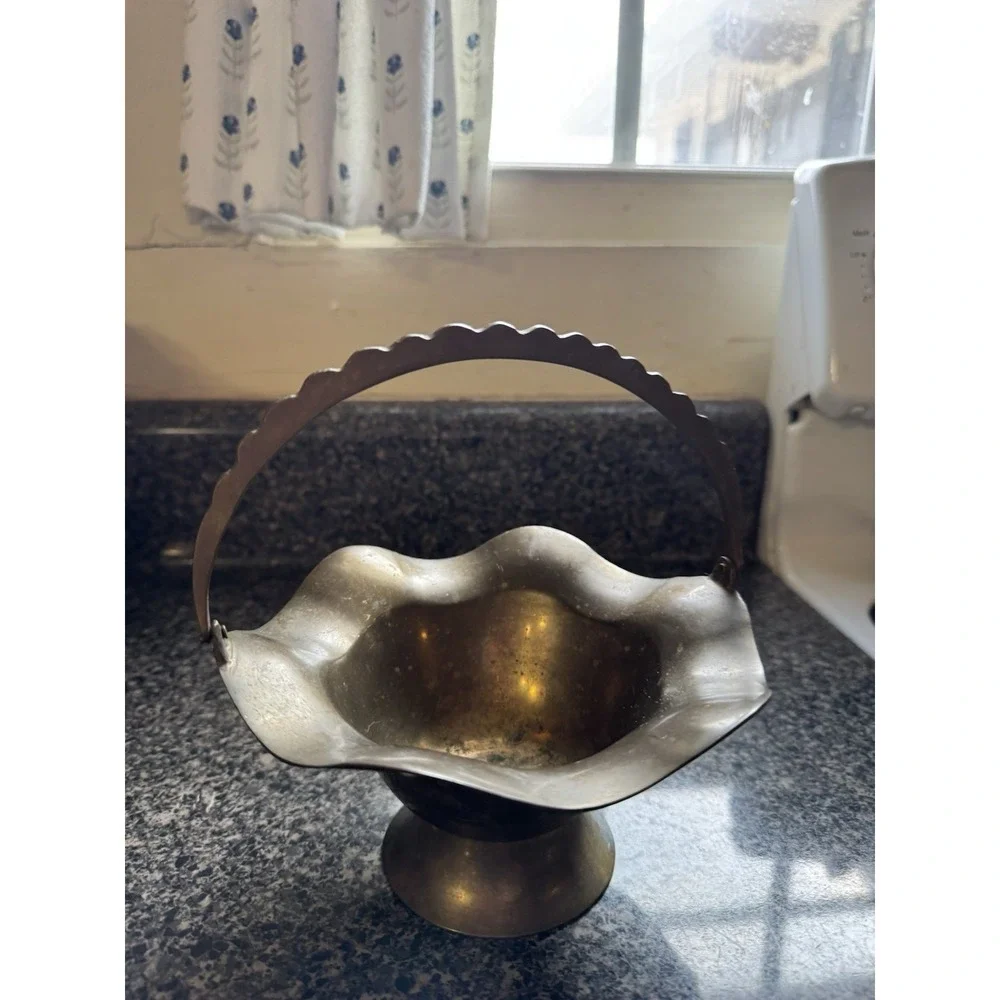 Vintage Brass Basket Ruffled Edge With Handle, Trinket Dish, Ashtray,‎ Decor